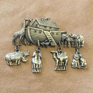 Noah's ark dangle pin